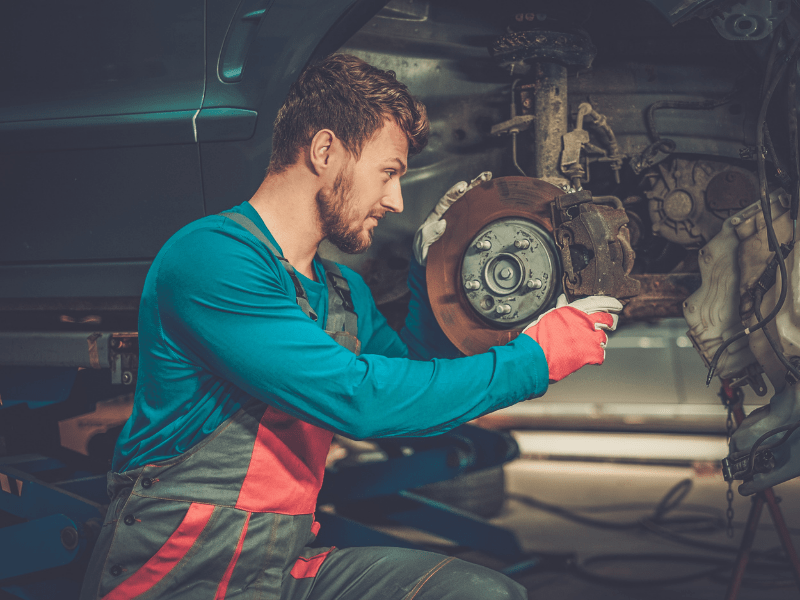 La corretta manutenzione dei sistemi frenanti